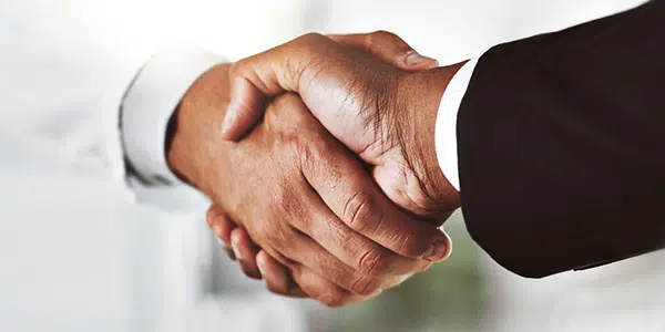 Médico empreendedor: o que é preciso para começar? | Amplimed