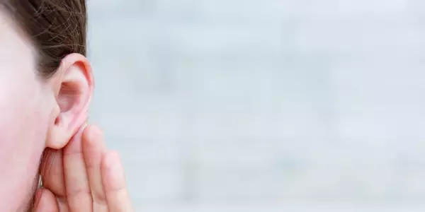 Detalhe de um ouvido para uma anamnese psicológica