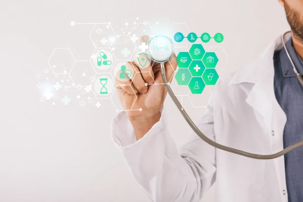 Close-up de um médico em jaleco branco tocando um estetoscópio com a ponta, projetando ícones digitais de saúde e tecnologia (cruz, remédios, DNA), representando os diferenciais da Amplimed e a medicina digital.
